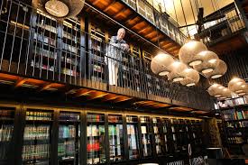 Ketika pemerintahan paduka nenda baginda, sultan yussuff izzuddin shah.paduka ayahanda baginda, raja azlan shah (kemudian sultan azlan muhibbuddin shah) merupakan paduka anakanda kelima putera bongsu kepada sultan yussuff izzuddin shah. Hrh Sultan Nazrin Shah Of Perak S New Book Offers Detailed Study Of Malaysia S Development Into A Modern State Options The Edge