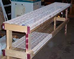 This diy greenhouse has a wooden frame from 1 x 2″ fir, which is covered with a polyethylene sheet. Greenhouse Shelving Ideas Greenhouse Benches Greenhouse Shelves Greenhouse Interiors