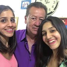 Projeto educacional distribui muda de temperos para estudantes