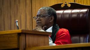 Judge Mokgoatlheng Offers Recusal in Meyiwa Trial Amidst Bias Claims - Imagen principal del artículo