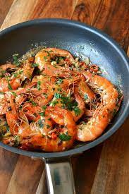 Garlic Prawns Recipe How To Cook Prawns Frugalfeeding Cooked Prawn Recipes Prawn Recipes How To Cook Prawns