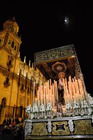 No Hubo Amargura En Los Estudiantes Que Brillan Por Las Calles De Jaen Calle Amargura Brillos