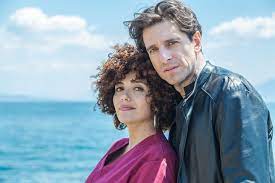 «io, t / serena rossi e giamp / intervista a me e se / song'e napule: Ammore E Malavita Giampaolo Morelli E Serena Rossi In Una Foto 455335 Movieplayer It