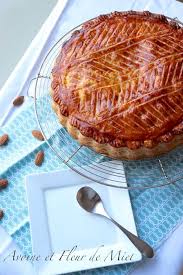 Galette Des Rois Poire Et Chocolat Creme D Amande Avoine Et Fleur De Miel Galette Des Rois Galette Galette Des Rois Poire Chocolat