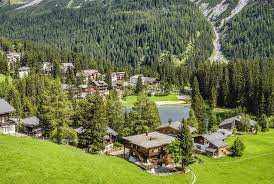 Kaufe mit dem aroser onlineshop arosa.shop lokal in arosa ein. In The Swiss Alps Locals And Ultra Orthodox Tourists Learn How To Get Along The Times Of Israel