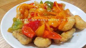 Bayangkan, seekor gurame goreng yang diguyur saus padang ini harganya hanya rp 50.000. Facebook