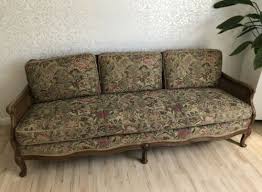 Sofas are notorious for going out of style quickly — what's modern and hip today may seem embarrassingly dated tomorrow. Special Sale 125 Chippendale Sofa Selten Wienergeflecht In Baden Wurttemberg Althutte Ebay Kleinanzeigen