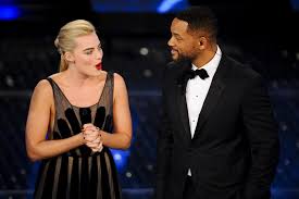 Her mother, sarie kessler, is a physiotherapist, and her father, is doug robbie. Focus Costars Margot Robbie And Will Smith Lit Up The Stage At The Can T Miss Celebrity Pics Popsugar Celebrity Photo 44