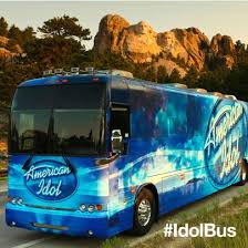 Now This Is American Idol The Idolbus Drives Past Mount Rushmore On Its Way To Iowa Auditions Via American Idol American Idol American Idol