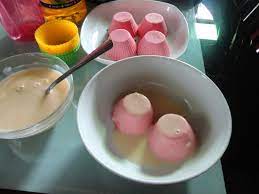 Resepi ini daripada perkongsian di facebook senangnya masak. Puding Buih Berkuah Resepi Ibu Dari Dapur Kak Tie