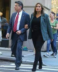 Next episode to be scheduled episode 1 season 23: Mariska Hargitay Peter Gallagher Filming Law Order Svu Season 21 Mariska Hargitay Law And Order Svu Celebrity Moms