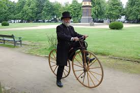 Meinen graveltauglichen stadtflitzer habe ich vor einiger zeit verkauft, aber das rennrad ist leider absolut nicht geeignet abseits der typischen waldautobahn. Bussings Erste Erfindung War Ein Fahrrad Der Lowe