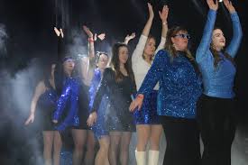 Disco 🥳 in dieses Welt entführten uns die Große Garde mit ihren Showtanz