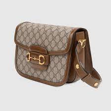 Under the creative direction of @alessandro_michele gucci is redefined as a luxury brand with a contemporary approach to fashion. Gucci Horsebit 1955 Schultertasche In Gg Supreme Braun Gucci De