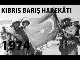 415'i kara, 65'i deniz, 5'i hava ve 13'ü jandarma olmak üzere 498 türk askeri şehit olmuş, 1200'de yaralanmıştır. Tarihin Seyrini Degistiren Kibris Baris Harekati Kocaeli Gazetesi
