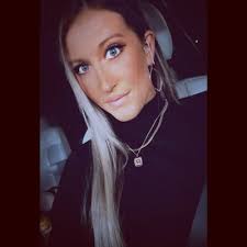 Ashlyn Higgins (@Ashlyn_Caroline)