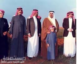 ·اختلاف العلماء في تحديد القرن هل هو مائة عام أم هو الجيل ، فإن كان الصحيح أنه الجيل فإن الثابت من أعمار أهل تلك الفترة هو جزء من عمر نوح وهو الذي قضاه في. Ø£Ø±Ø´ÙŠÙ Ø§Ù„Ù…Ù„Ùƒ ÙÙ‡Ø¯ Romrock00 Twitter