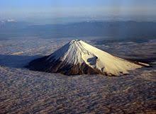 El monte fuji, con sus 3.776 metros de altitud, es el pico más alto de japón. Monte Fuji Wikipedia