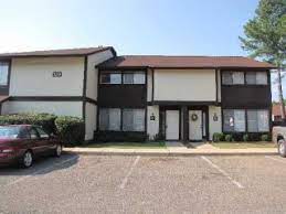 Jay young, owner and principal designer at toulmin kitchen & bath enjoyed creating an efficient the ample natural light and amazing lake front view make it the perfect weekend getaway. Indian Lake Townhomes Northport Al 35473 Building Home Foreclosure Listings Usa
