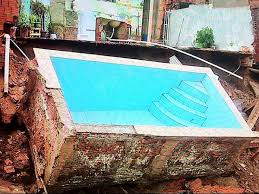 Uma piscina de um condomínio de alto padrão em vila velha (es) desabou na noite de ontem em cima de uma garagem. Piscina Em Area De Risco Em Cuiaba Desaba Apos Temporal