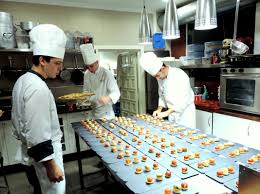 Curso profesional de cocina y restauración con prácticas en las más prestigiosas cadenas curso cocina y restauración. Curso Cocinero Chef Profesional 2021 Escuela De Cocina La Font