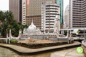 Officially opened in 1909 and built on the first malay burial ground. Masjid Jamek Kuala Lumpur Malaysian Foodie