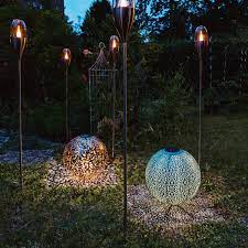led solar kugel aus metall gartenbeleuchtung gartenfackel solarleuchten