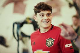Manchester united f.c)‏ هو نادي كرة قدم إنجليزي يعد من أعرق أندية العالم وأميزها وواحداً من أنجح الفرق الإنجليزية والعالمية على مر التاريخ. Ø¯Ø§Ù†ÙŠØ§Ù„ Ø¬ÙŠÙ…Ø³ ÙŠØ¸Ù‡Ø± Ø¨Ù‚Ù…ÙŠØµ Ù…Ø§Ù†Ø´Ø³ØªØ± ÙŠÙˆÙ†Ø§ÙŠØªØ¯ Ù„Ø£ÙˆÙ„ Ù…Ø±Ø© ØµÙˆØ± Ø§Ù„ÙŠÙˆÙ… Ø§Ù„Ø³Ø§Ø¨Ø¹