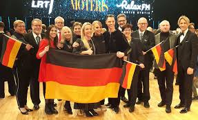 Var ist die abkürzung für video assistant referee, link öffnet in einem neuen fenster. Erste Wm Teilnahme 7 Platz Fur Tomas Und Violetta