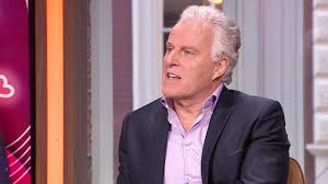 He is the distinguished clinical professor of leadership development and organizational change at insead. Vriendin Peter R De Vries Geeft Groot Interview Laat Laatste Appjes Zien