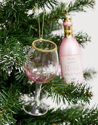Un choix unique de rangement bouteille de vin disponible dans notre magasin. Les Decorations De Noel En Forme De Vin Rose Existent Et Elles Sont Magnifiques So Busy Girls