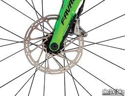 Tutto ciò, unito al nostro focus per il design innovativo, la ricerca e lo sviluppo, ci consente di fornire componenti tecnicamente superiori a prezzi. Bike Test Favaloro Excalibur Electric Bike Action