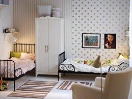 سرير الأطفال Ikea 82 صورة في سن المراهقة ونماذج من أجل 3 سنوات من العمر سرير علوي أبيض ولون مختلف Ikea الاستعراضات