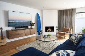 Lighting ideas for a bachelor pad one of the important aspects of interior design, along with wall colors, is the use of light for the rooms. Beachy Bachelor Blue White And An Ocean Of Contemporary Panache