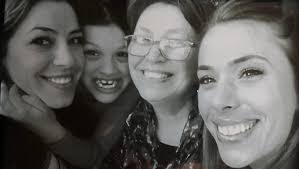 Shannon Botts's Instagram, Twitter & Facebook