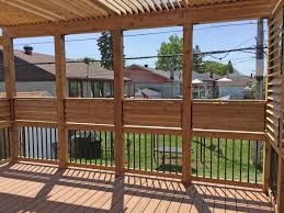 Trex transcend tropics tiki torch is hassle free. Trex Transcend Tiki Torch Deck With Western Red Cedar Pergola Privacy Screen Minimalistisch Terrasse Montreal Von Groupe Ubora Houzz