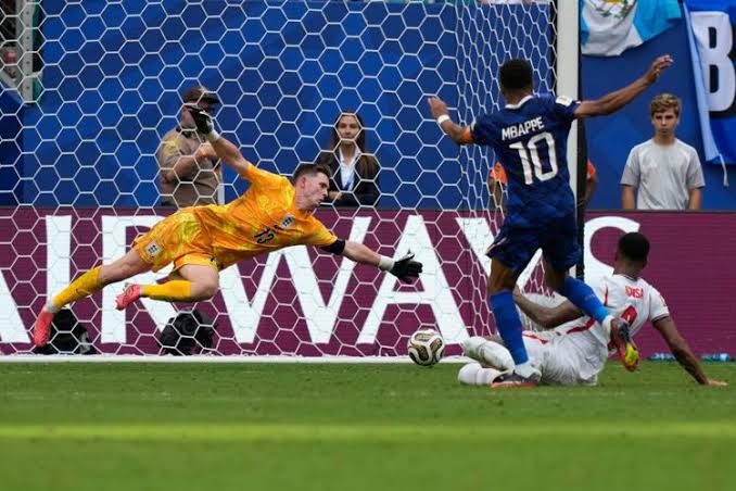 Kylian Mbappé passes Lionel Messi for career World Cup scoring record with 22 goals | Associated Press | winchesterstar.com