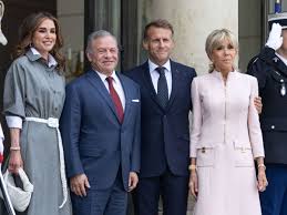 Lección de elegancia en el Elíseo: Rania de Jordania y Brigitte Macron, dos estilos distintos en su encuentro en París