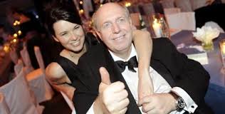Reinhold reiner calmund (born 23 november 1948) is a german retired football executive. Reiner Calmund Und Seine Frau Wunschen Sich Ein Kind