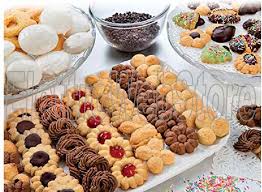 Caricare la sparabiscotti introducendo una parte dell'impasto nel corpo dello strumento, dunque chiudere con quando termina la pasta nella siringa sparabiscotti, caricare nuovamente lo strumento con un'altra porzione di impasto. Imperia Cookies Sparabiscotti In Alluminio 580 Elettrowebstore