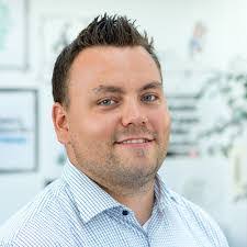 Roger Henze's Instagram, Twitter & Facebook