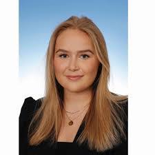 Lisa Rupp's Instagram, Twitter & Facebook