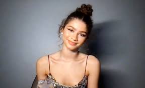 As both a singer and an actress, zendaya coleman (who usually dropped her surname professionally) earned stardom at a very young age, thanks to her leading . Zendaya S 2021 Bet Awards Dress Was An Homage To Beyonce Glamour