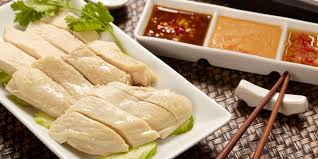 Letakkan dada ayam pada panci, tuang air hingga tingginya lebih. 10 Manfaat Daging Ayam Turunkan Tensi Hingga Cegah Kanker