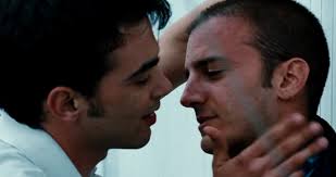 Arriva in prima tv in chiaro e parla d'amore, ma non aspettatevi le coccole in stile san valentino. Ci Vediamo A Casa Film Wikipedia