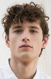 78 Cool Hairstyles For Guys With Curly Hair Curly Hair Men Curly Hair Styles Men S Curly Hairstyles