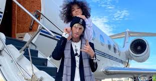 Maybe you would like to learn more about one of these? Machine Gun Kelly S Daughter Casie Is One Of His Biggest Fans