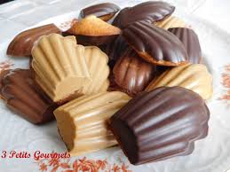 Madeleines Coque En Chocolat 3 Petits Gourmets En 2020 Coque En Chocolat Faire Fondre Du Chocolat Alimentation