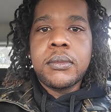 Is Beth's boss portrayed as creepy in the show?