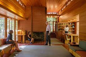 Frank Lloyd Wright S Beautifully Crafted Pope Leighey House Mid Century Home Frank Lloyd Wright Interior Mid Century House Frank Lloyd Wright